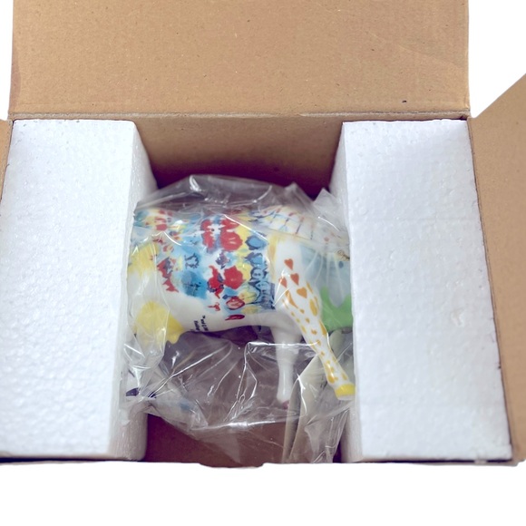 Cow Parade UDDERLY GROOVY LADY BELLE BENNETT Resin Cow Fig. #9170 Retired 2000 - Picture 3 of 8